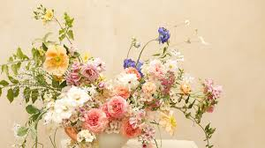 How Meaning and Design of Flowers Intertwine in Modern Arrangements?